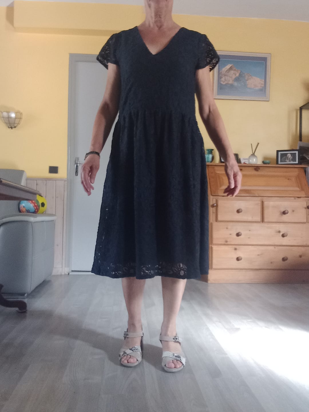 Customer photo review of Robe Anastasia midi broderie bleu marine