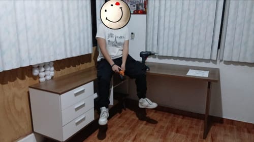 Customer photo review of Escritorio Esquinero para Computadora Gamer 3 Cajones Blanco/Marrón Lisboa