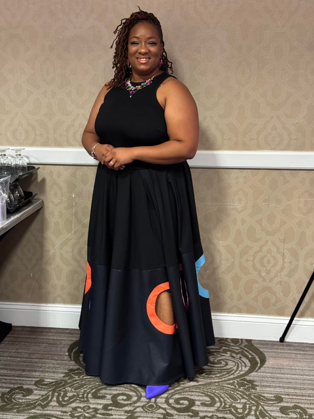 Customer photo review of Sleeveless Hollow Pleated Split-Joint Round-neck Maxi Dresses