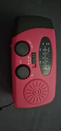 Customer photo review of Emergency All-in-One Radio – Power and Information in Emergencies
