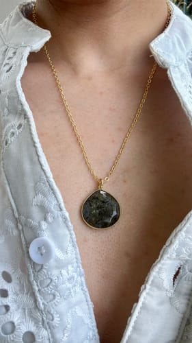 Customer photo review of Collier Labradorite Femme