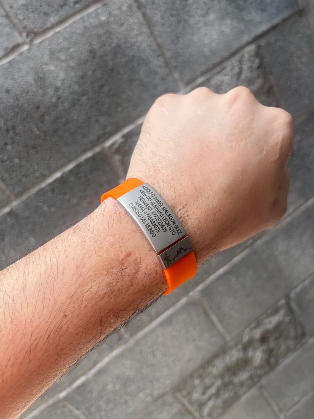 Customer photo review of Emblemas Para AxoID