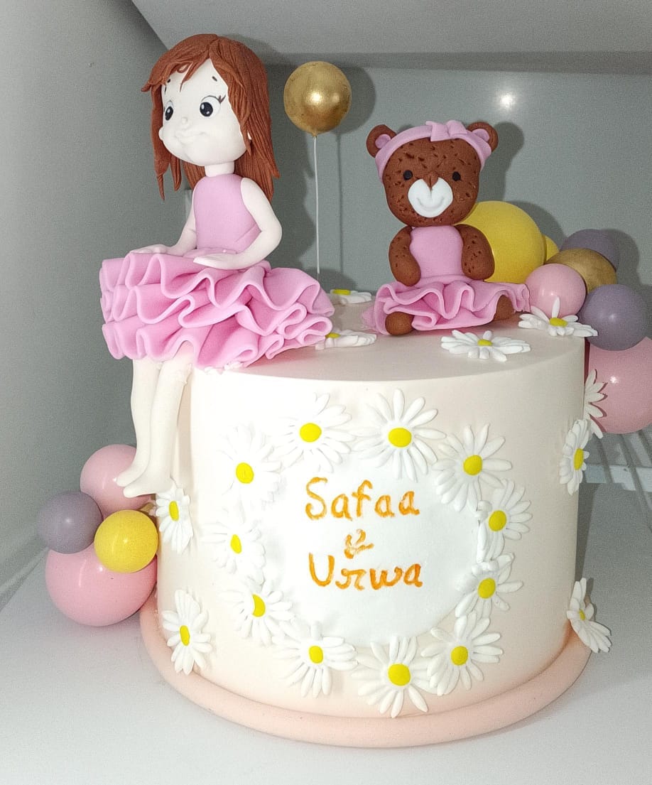 Customer photo review of Girl Teddy Friendship Cake