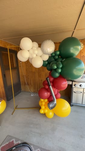 Customer photo review of Masters Balloon Garland Kit