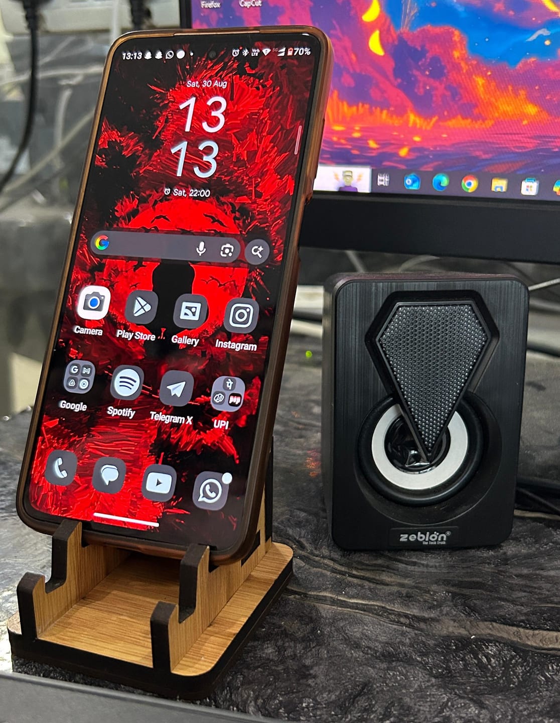 Customer photo review of Mini Mobile Stand | Best for Corporate Gifting | PrintMine.in