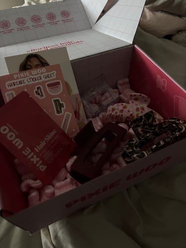 Customer photo review of Mystery Box - 4 claw clips