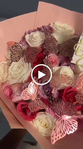 Customer video review of Lilac Xpression Rose Bouquet