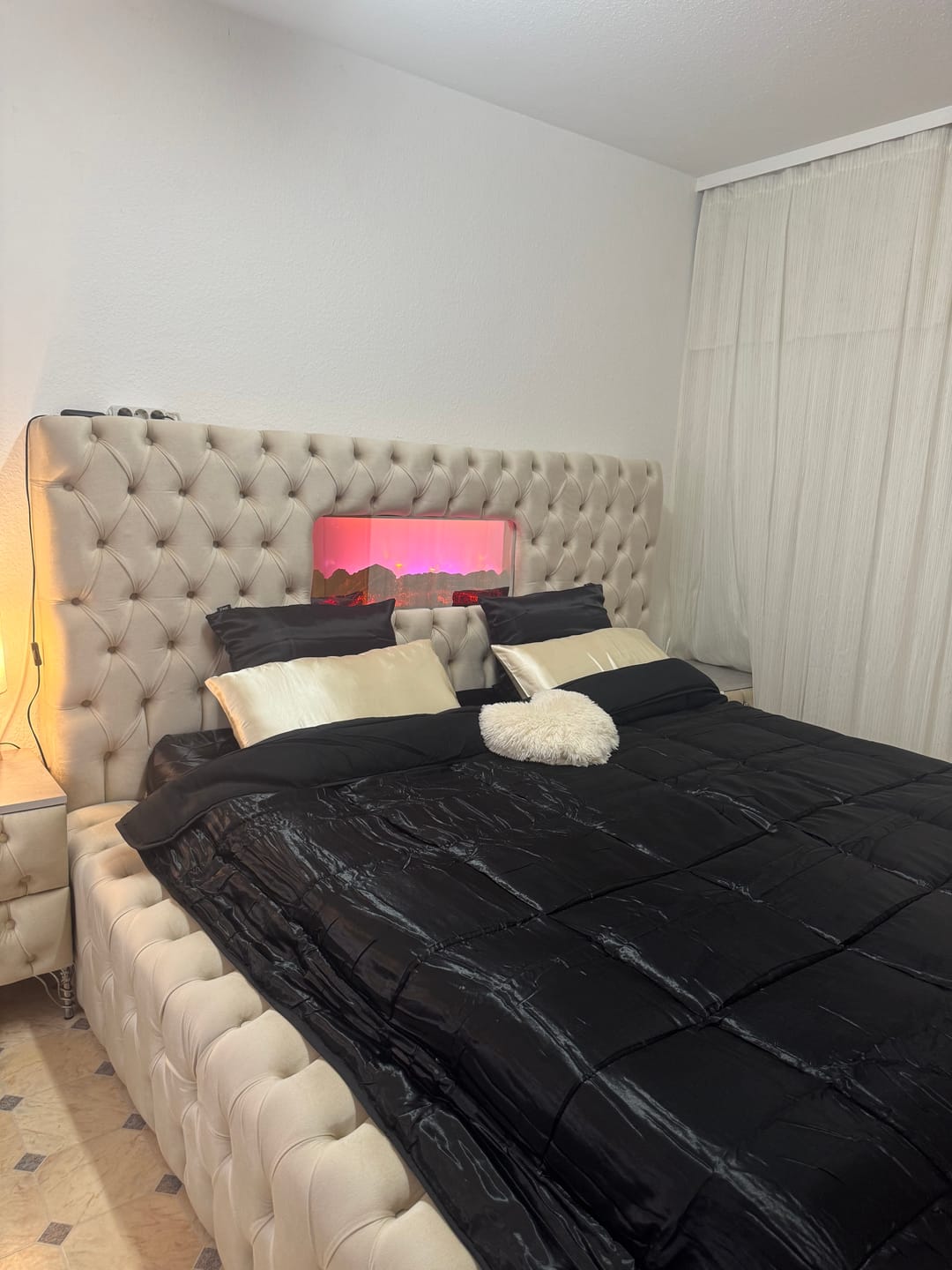 Customer photo review of Matras Hoeslaken Satijn Pandora Black