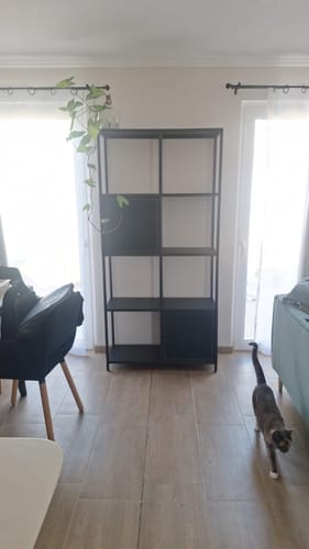 Customer photo review of Estante 4 Niveles 90 con puerta Gridline | Metal BLACK