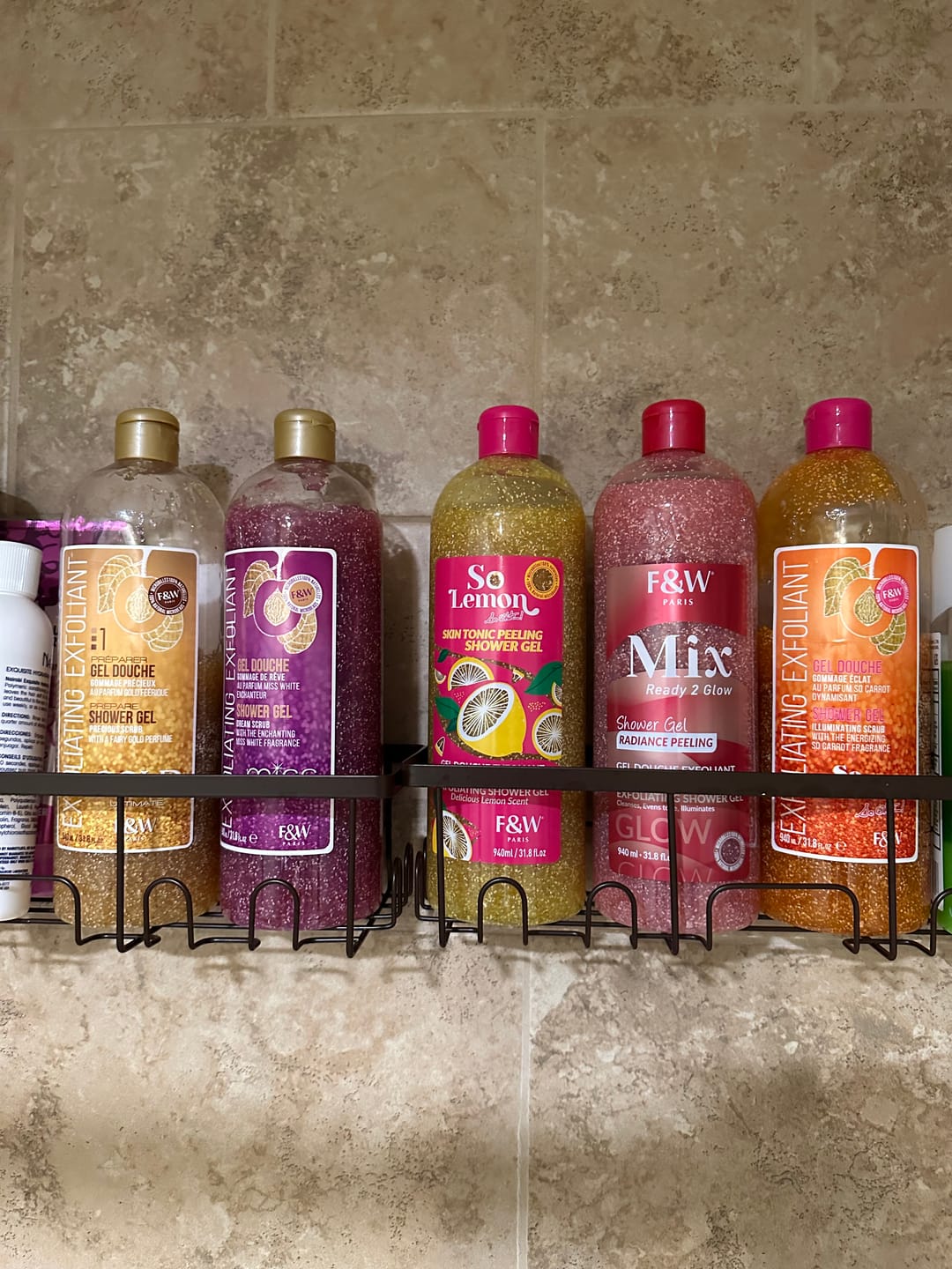 Customer photo review of Fair And White MIX Exfoliating Shower Gel 940ml