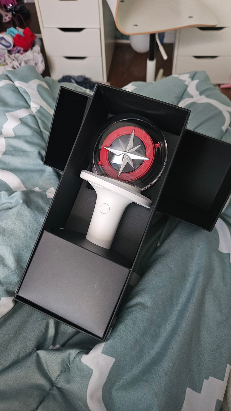 Customer photo review of STRAY KIDS - OFFICIAL LIGHT STICK VER.2