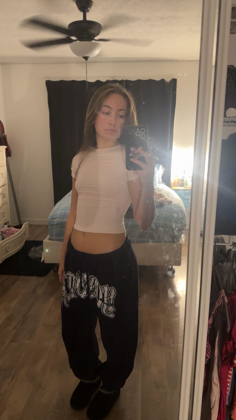 Customer photo review of W257 My eyes are up here Jogger
