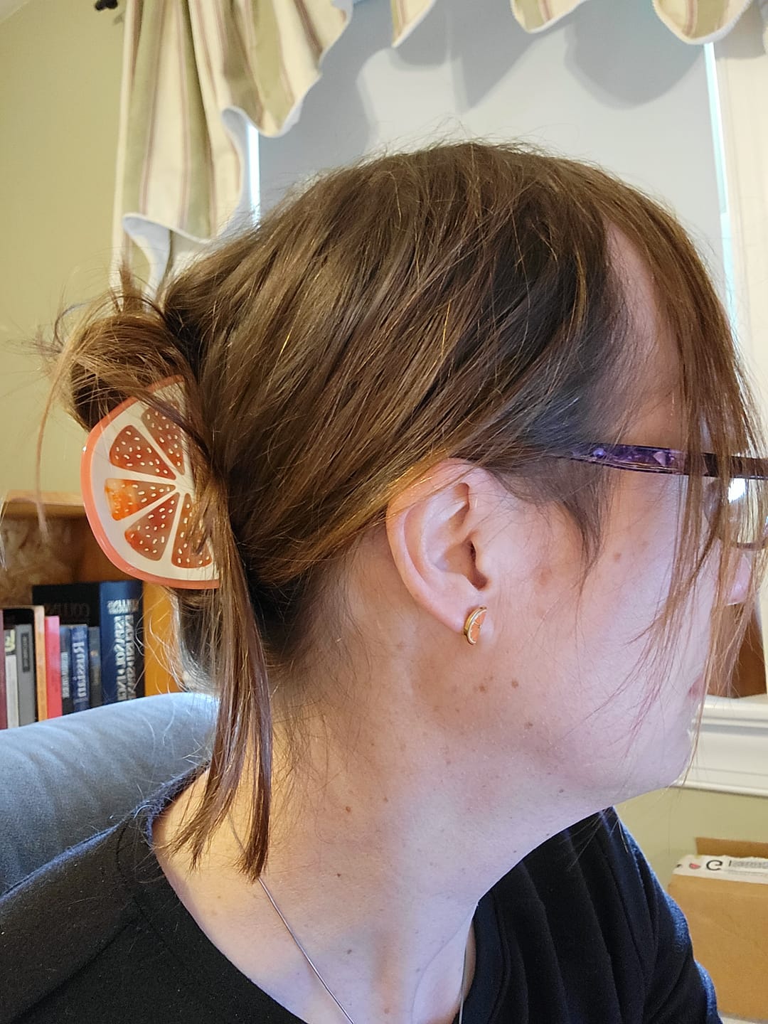 Customer photo review of Midi Grapefruit Slice Hair Claw Clip