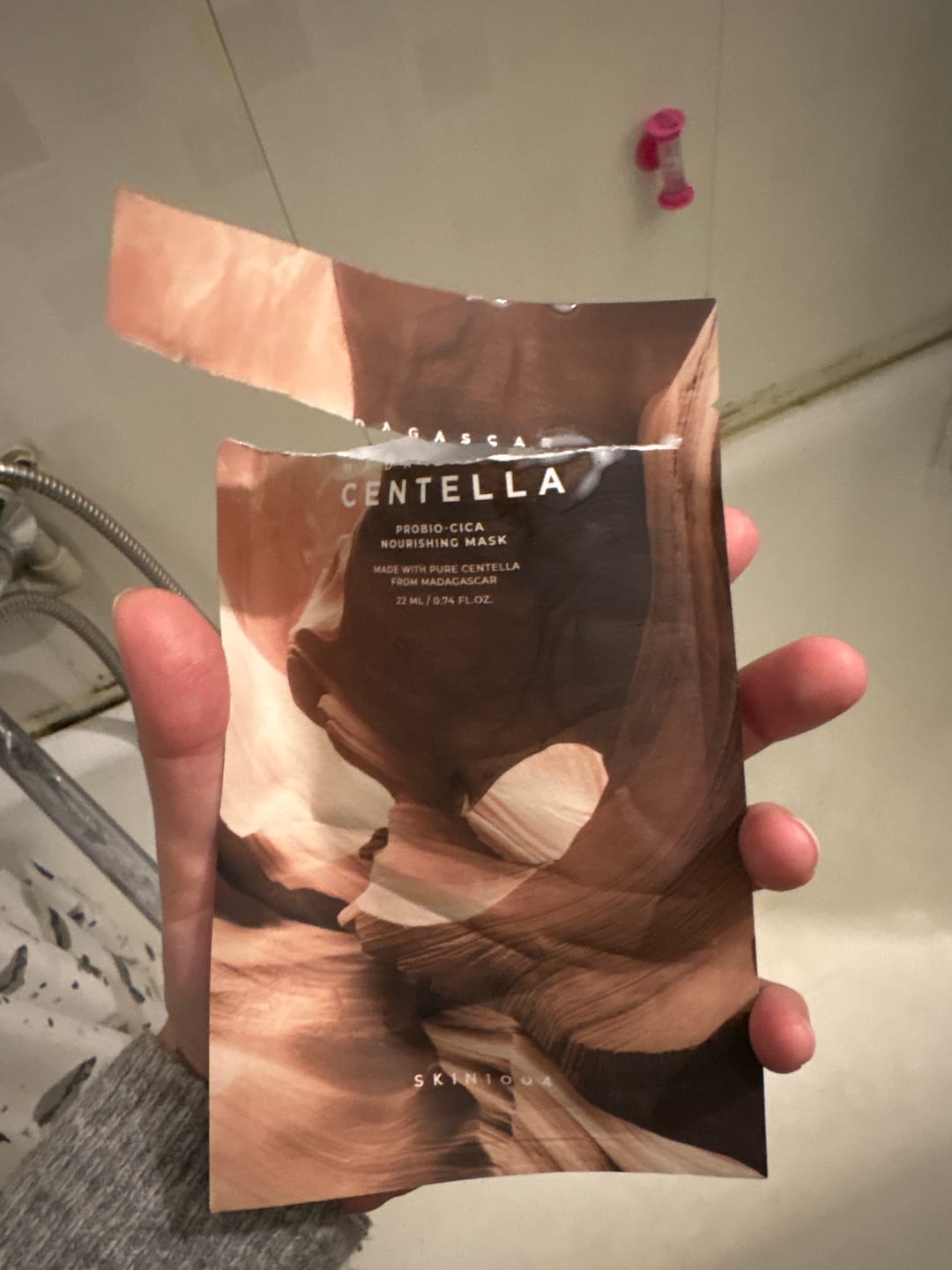 Customer photo review of Barojoša auduma maska ar probiotiķiem SKIN1004 Madagascar Centella Probio-Cica Nourishing Mask