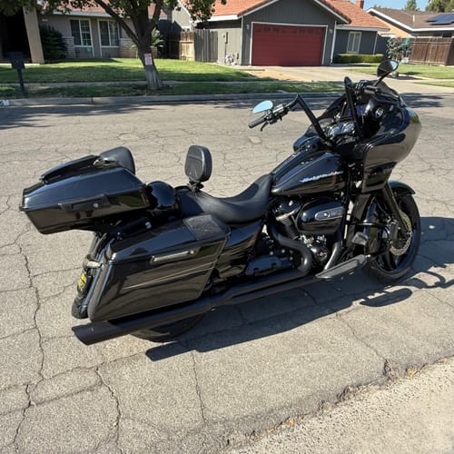 Customer photo review of HR3 Black Quartz Hard Saddlebags (Regular) For 14-23 Harley Touring