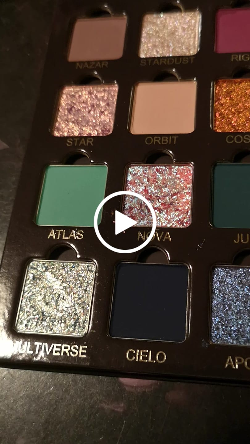 Customer video review of Multiverse Multichrome Holographic Magnetic Eyeshadow Palette