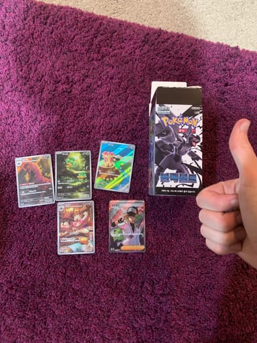 Customer photo review of Pokemon Black Bolt Korean Booster Box