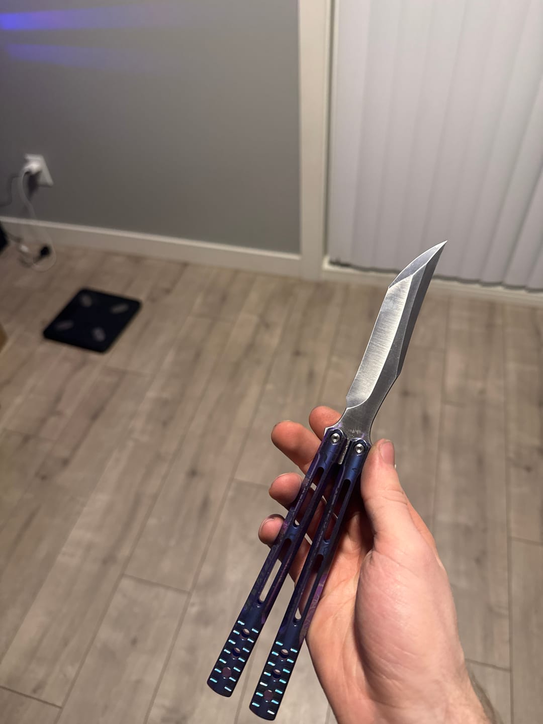 Customer photo review of theone JK orca  killer whale clone Titanium alloy-handle stainless steel blade