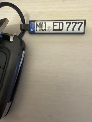 Customer photo review of Kennzeichen Schlüsselanhänger Mini Nummernschild Metall