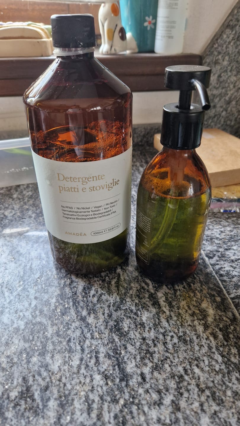Customer photo review of Detergente piatti e stoviglie - Ricarica da 1L