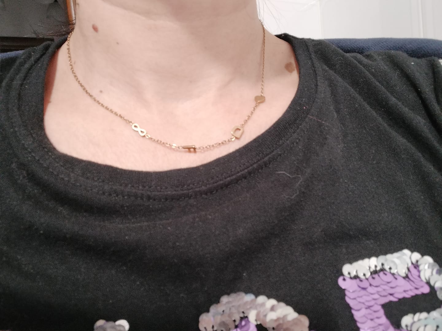Customer photo review of Collana Personalizzata con Iniziali Laterali