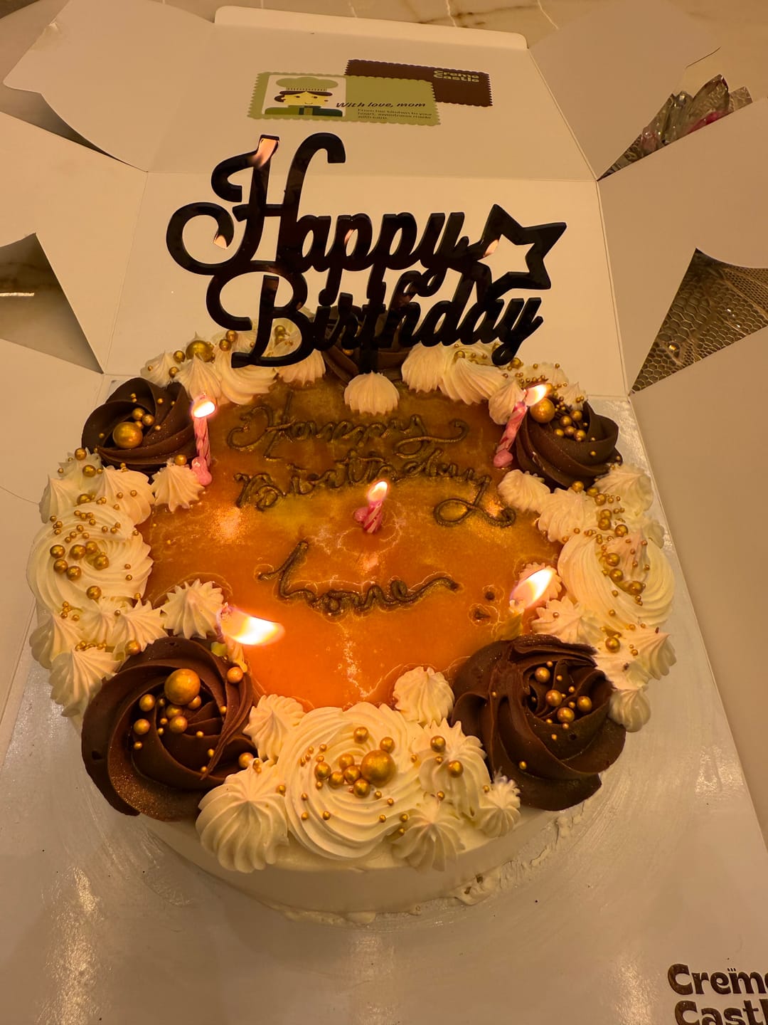 Customer photo review of White Floral Minimal Cake
