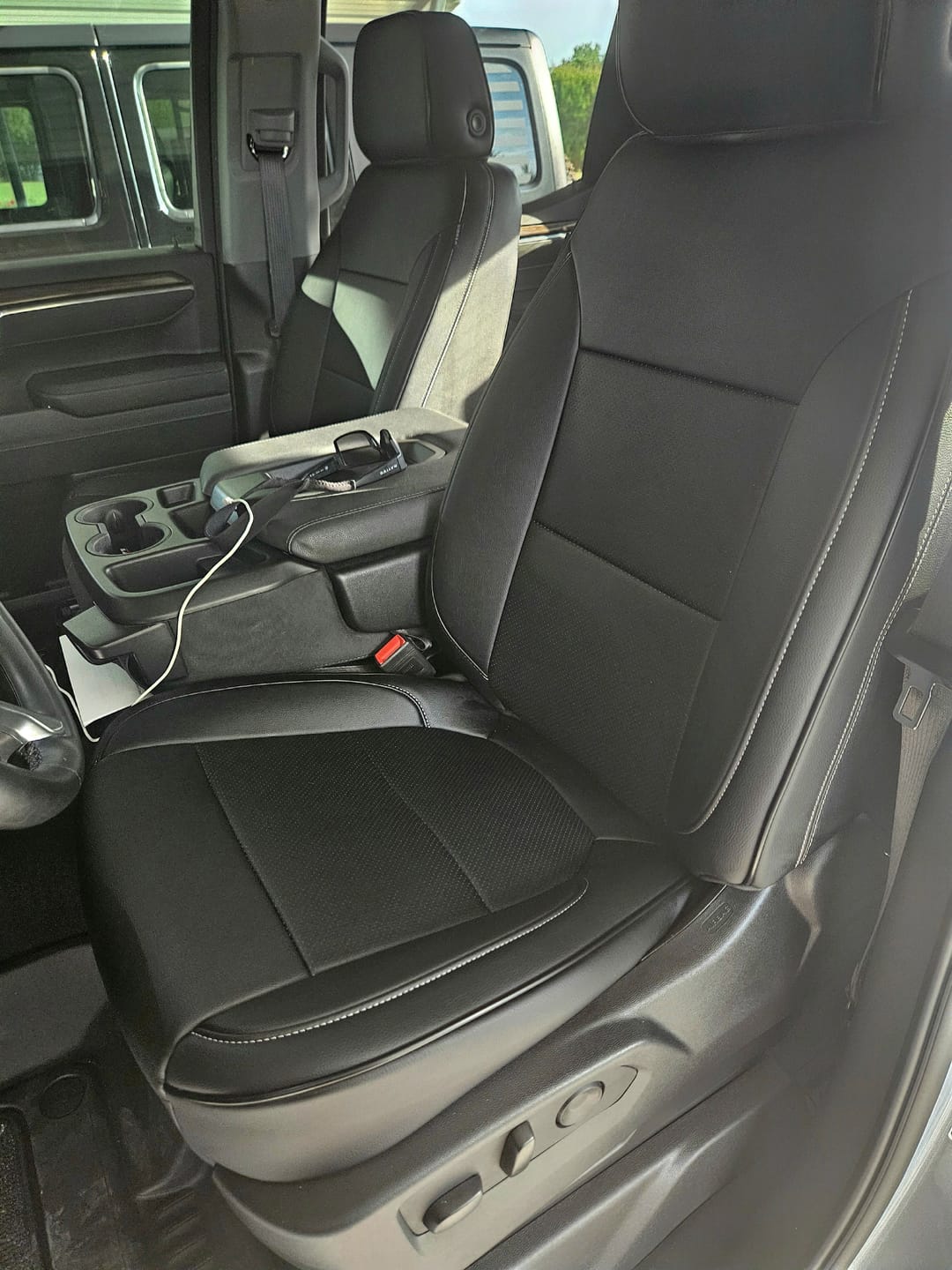 Customer photo review of 2019+ Chevrolet Silverado Premium Custom Leather Seat Covers