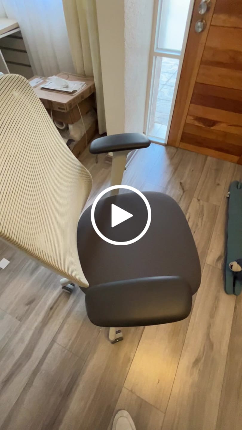 Customer video review of Silla Oficina Chic con cabecero Gris claro