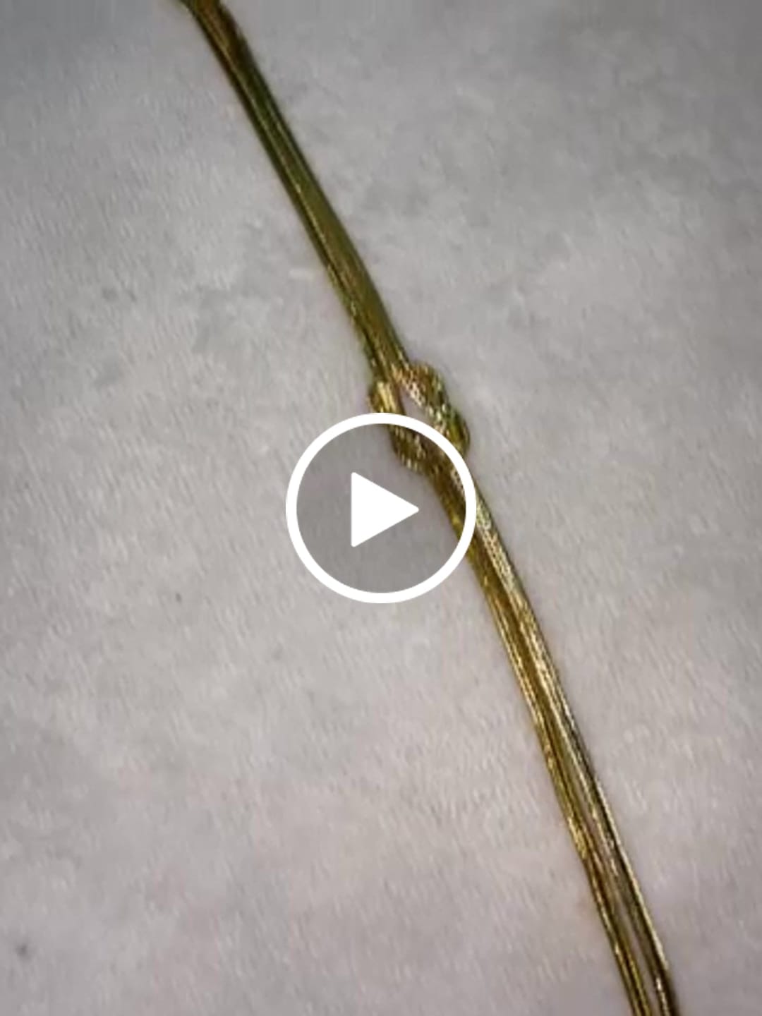 Customer video review of Pulsera Unity en Oro laminado 18k