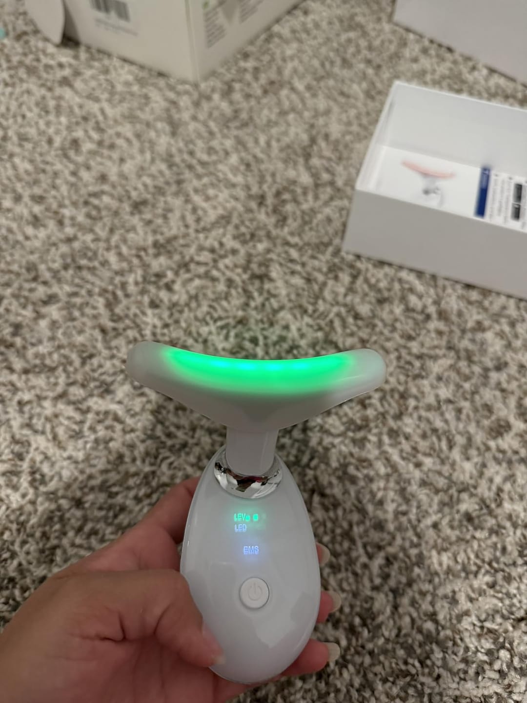 Customer photo review of Vibralift - Multifunktionel Nakke- og Ansigtsmassager med LED, Sonisk Vibration og Varme