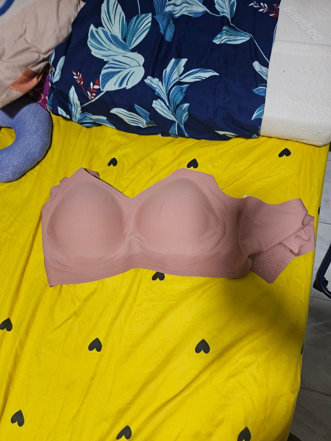 Customer photo review of Amaya Extended Plus Size Wireless Bra