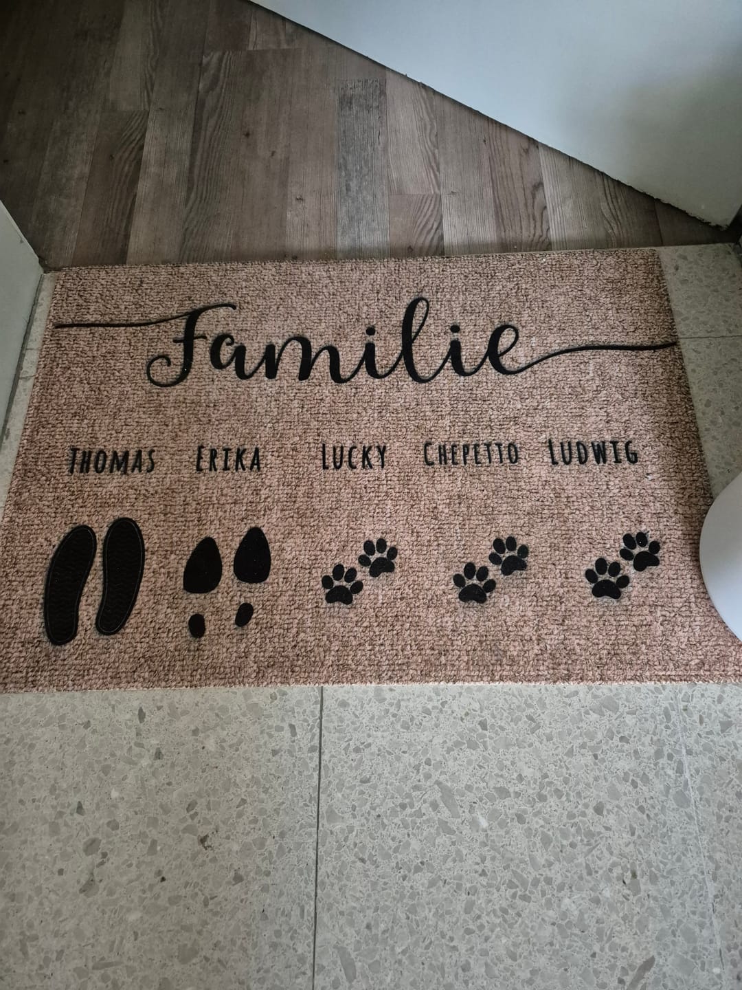 Customer photo review of Schuhabdrücke und Pfotenspuren - Individuelle Fußmatte
