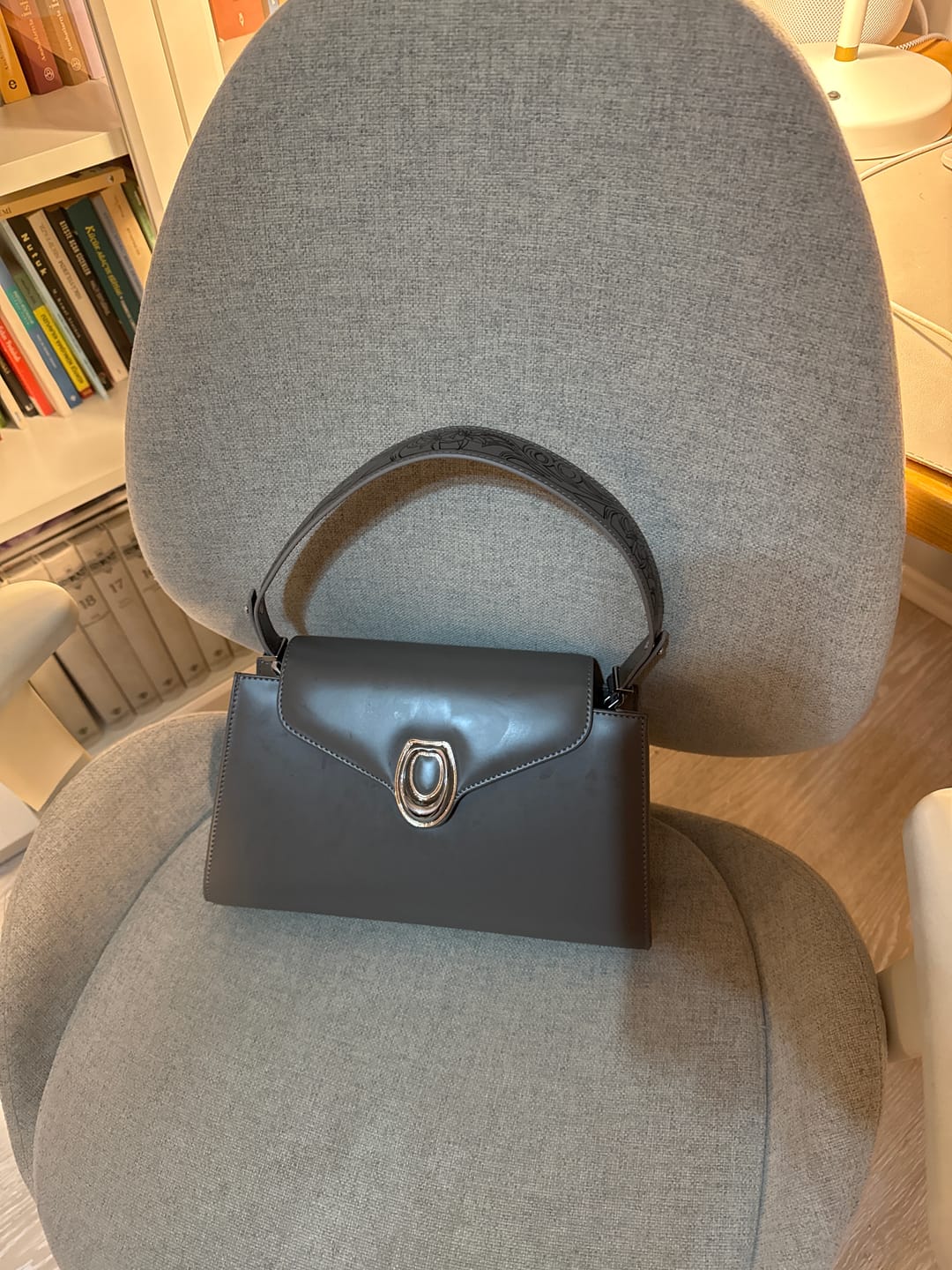 Customer photo review of Matmazel Gacrux Gri Kadın El ve Omuz Çantası