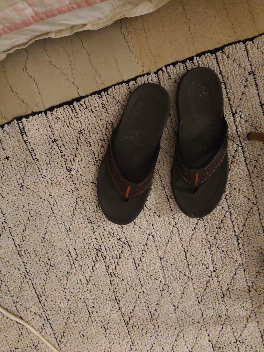 Customer photo review of Ramble Lite - Wide Toe Slippers