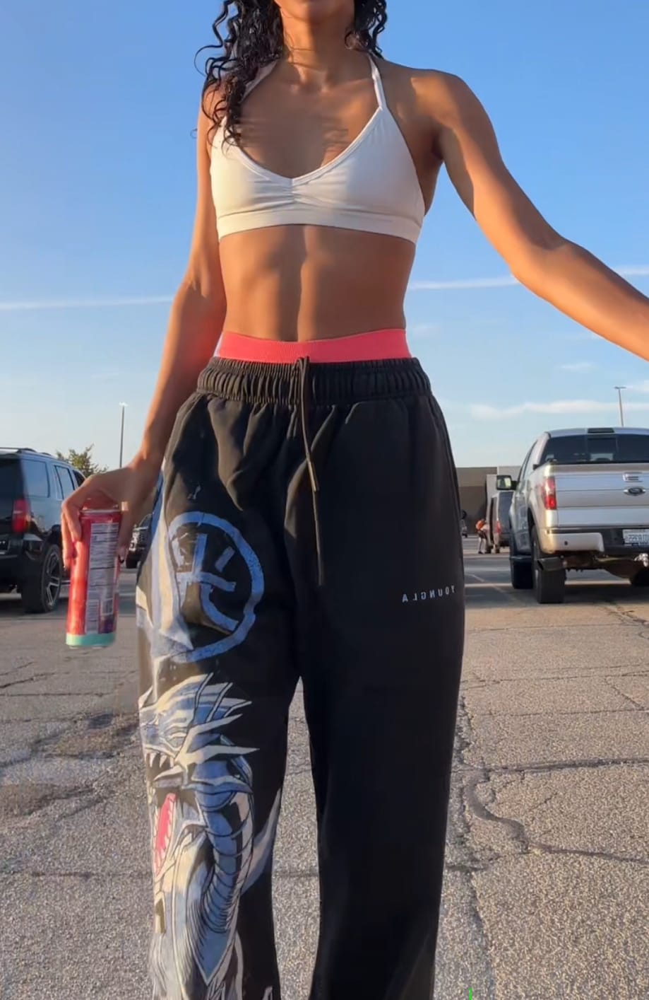 Customer photo review of W335 URBAN V-NECK BRA Fall 24'
