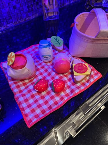 Customer photo review of Toddler Picnic Set | Hape