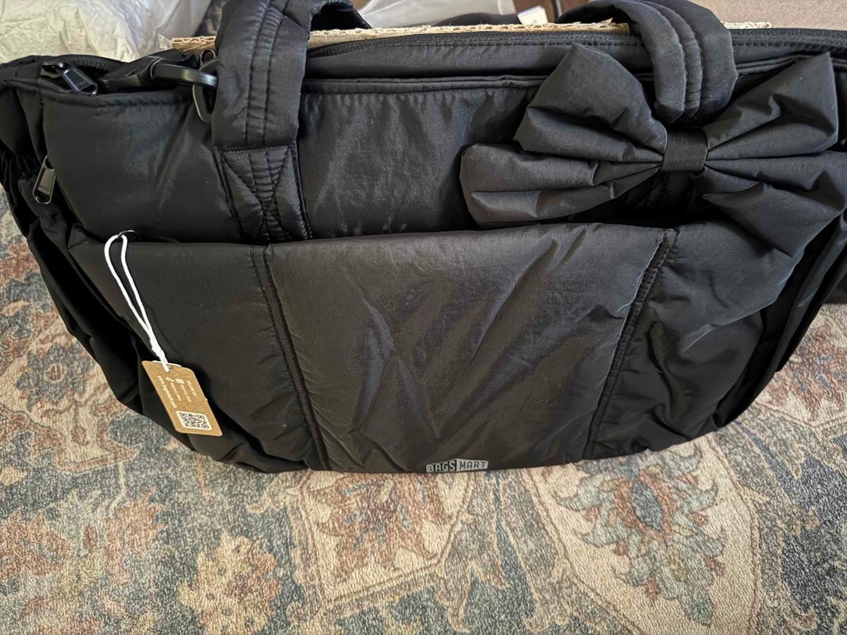 Customer photo review of Crush 23L Laptop Tote