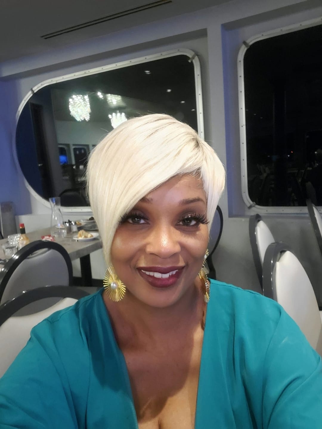 Customer photo review of Outre 100% Human Hair Premium Duby Wig PIXIE EDGE