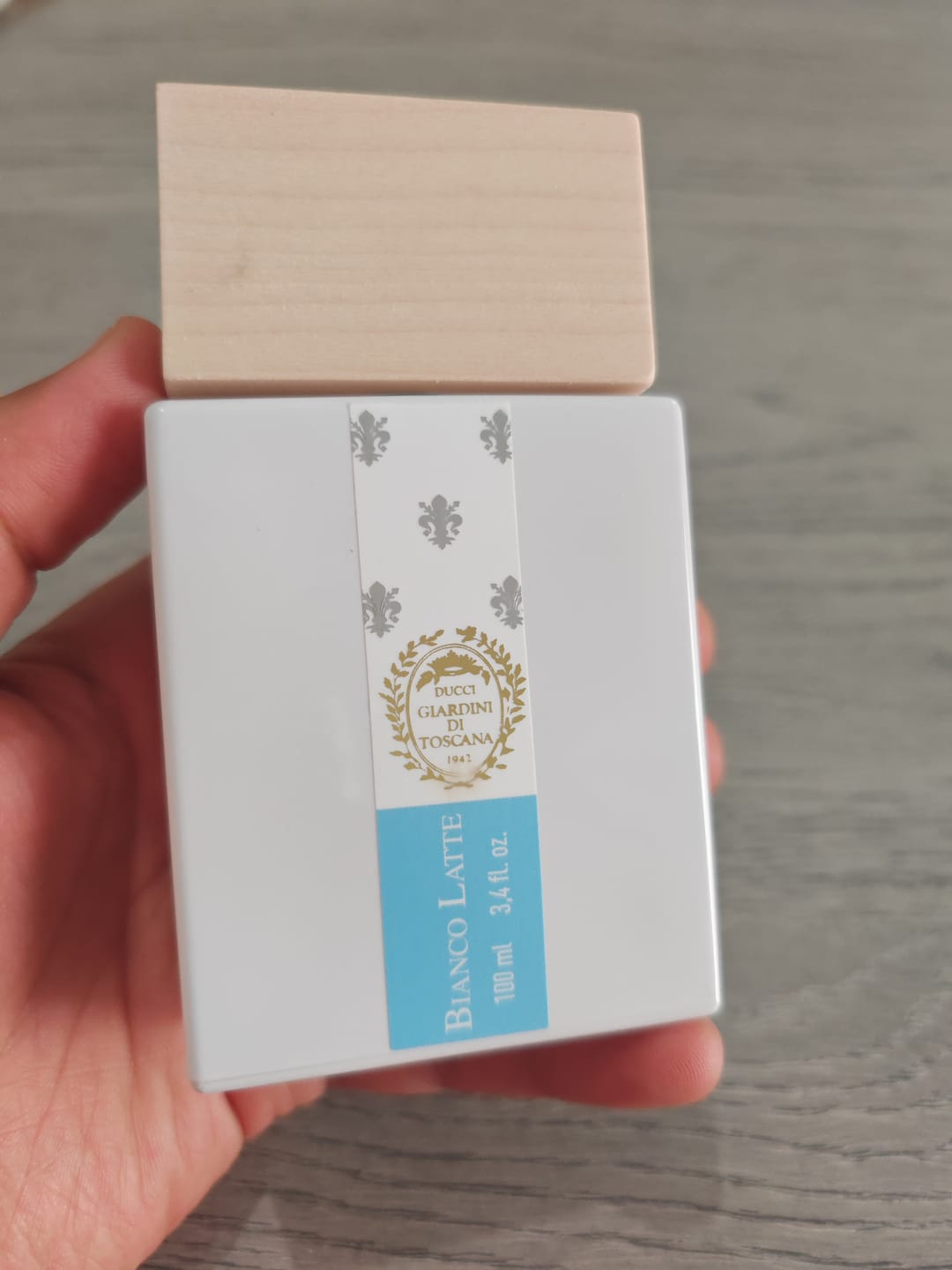 Customer photo review of GIARDINI DI TOSCANA - BIANCO LATTE