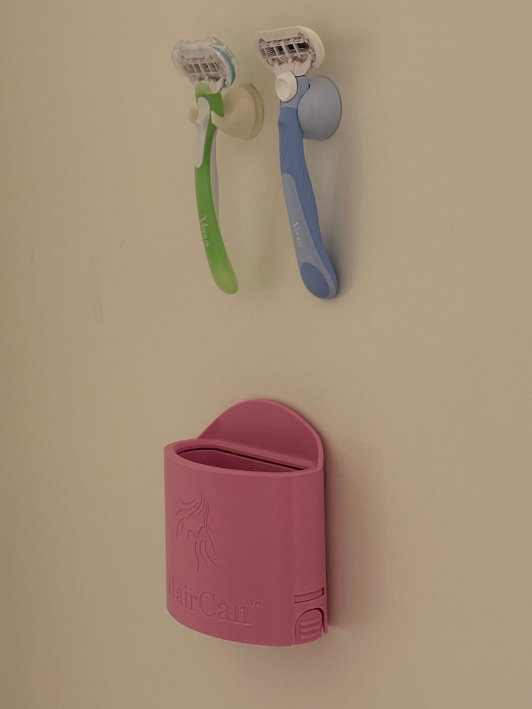 Customer photo review of HairCan™ – The Chic Hair Storage Solution