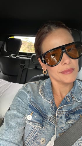 Customer photo review of Óculos Brienza Oversized