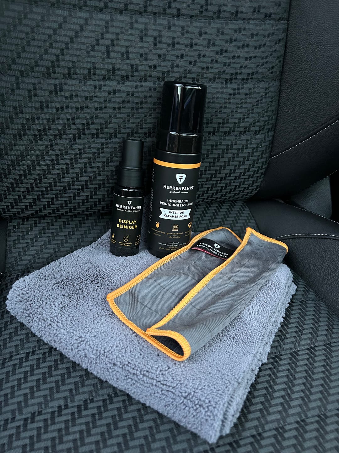 Customer photo review of Innenraumreiniger Schaum + Reinigungspad + Reinigungstuch