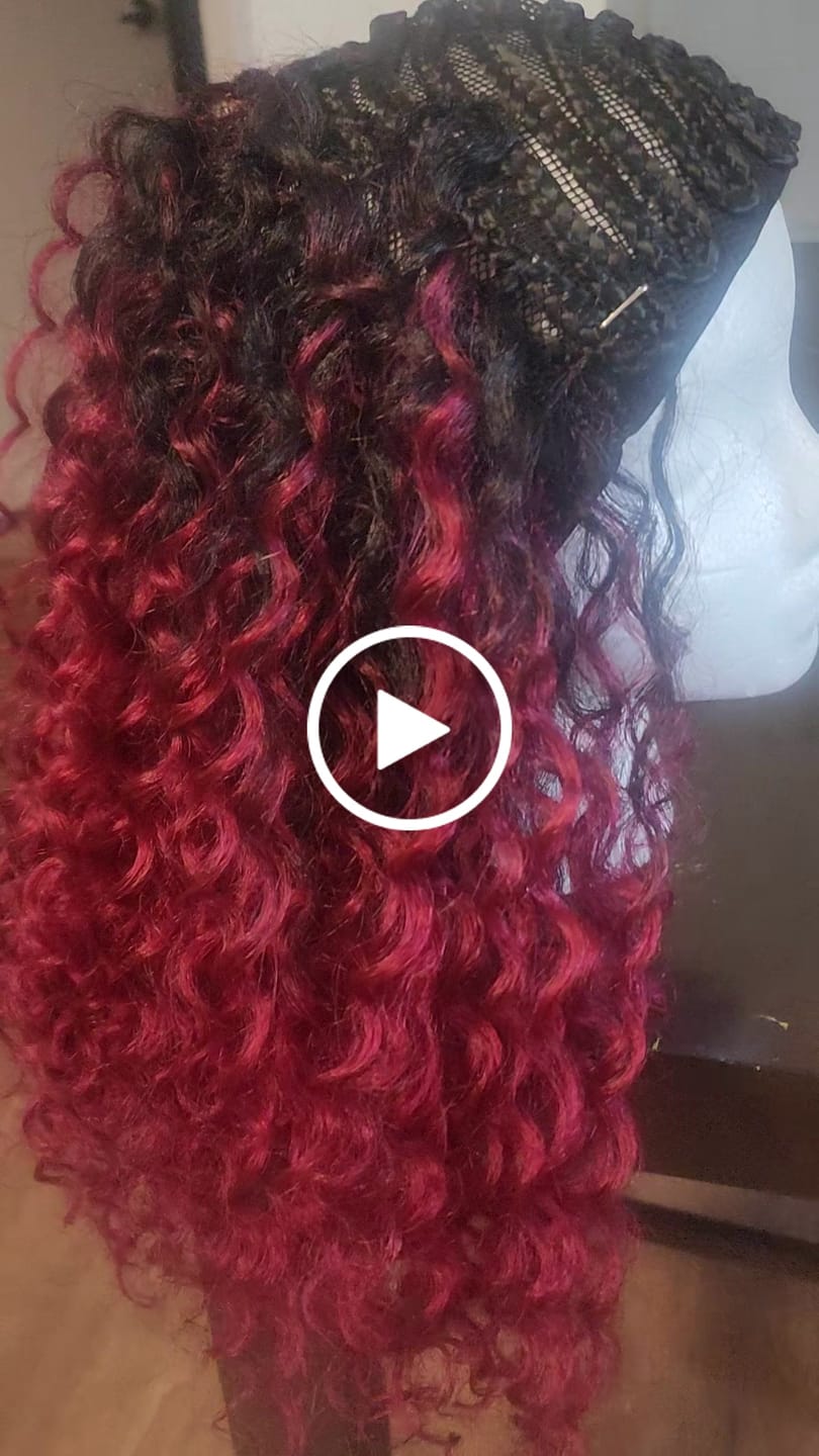 Customer video review of Freetress Synthetic Crochet Braid - BEACH CURL 12"