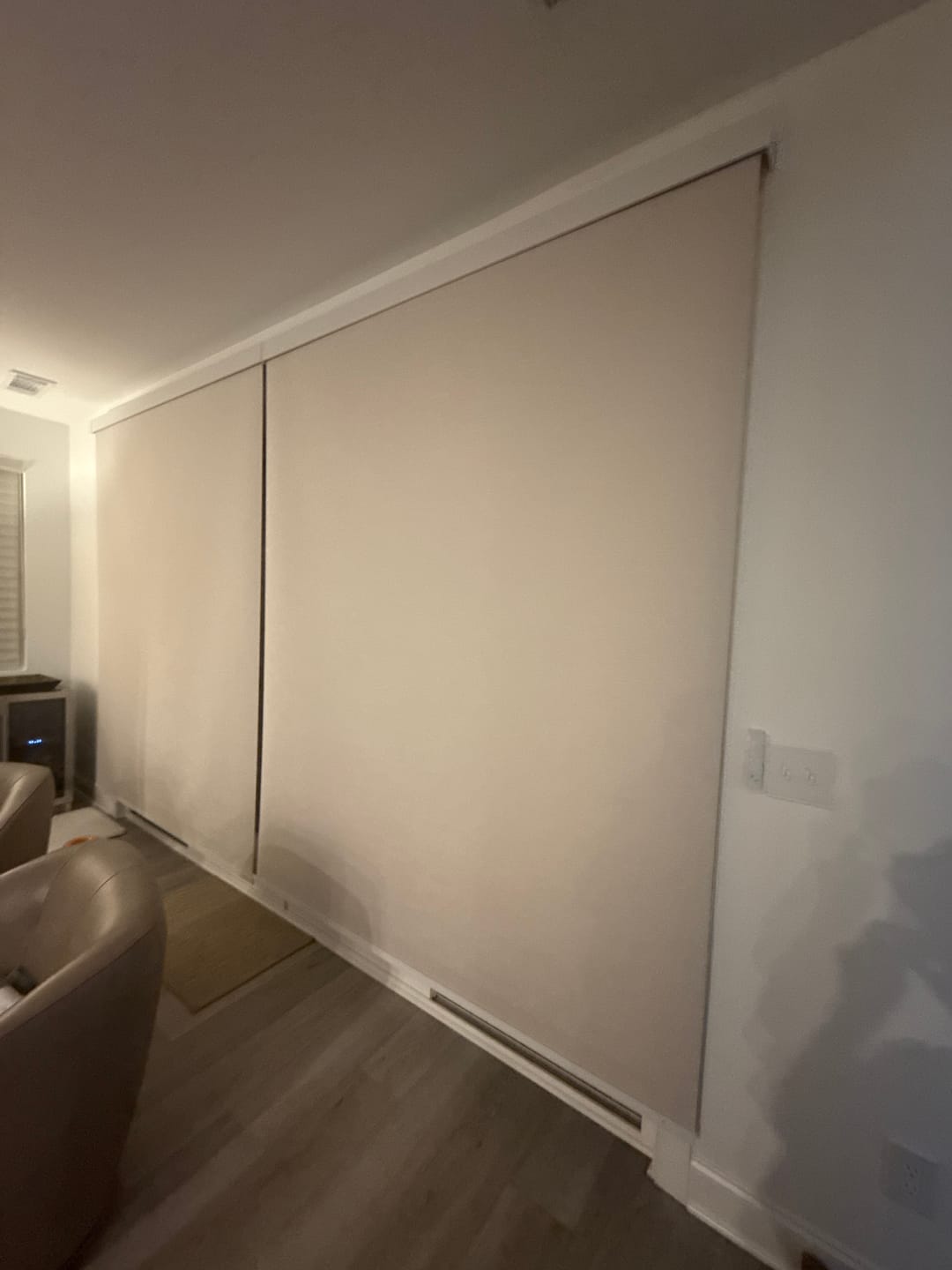 Customer photo review of SmartWings Motorized Roller Shades 100% Blackout Essential