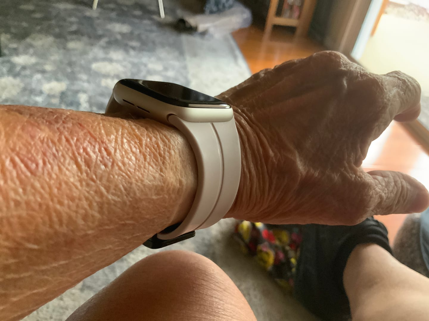 Customer photo review of FlexiFit™ Magnetic Band for Apple Watch - BUY 1 GET 1 FREE!