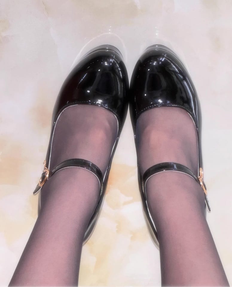 Customer photo review of Black French pointed high heels
