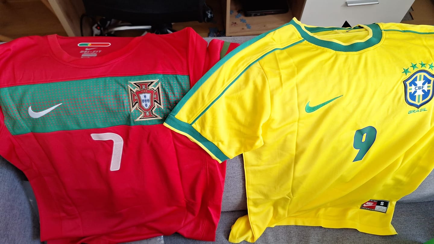 Customer photo review of Ronaldo Nazario Brazil 1998 World Cup Retro Football Jersey