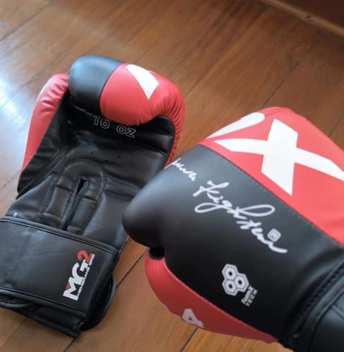 Customer photo review of Guantes de Boxeo F4
