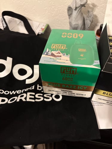 Customer photo review of Flum Pebble Disposable Vape (5%, 6000 Puffs)