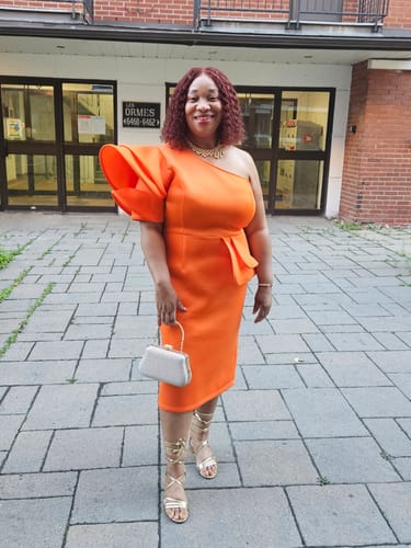 Customer photo review of CurlyMe Pre-Plucked Wear Go Glueless Reddish Brown Water Wave Hair Pre-cut Lace